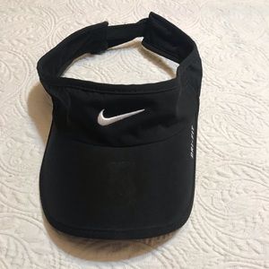 Nike Dri-Fit Featherlight Visor.
